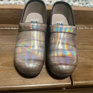 Dansko Pro LT- Metallic Prism Clogs